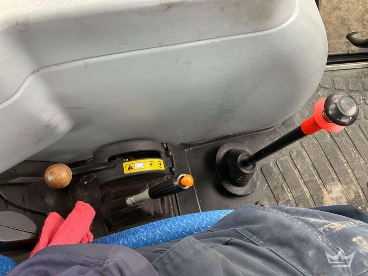 new-holland-td5050-image-17