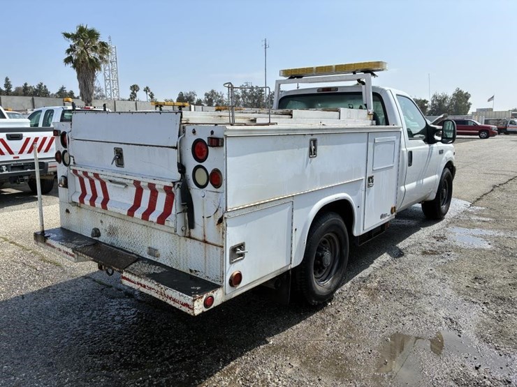 2004-ford-f350-image-3