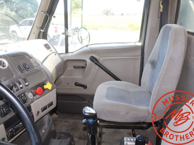 2006-sterling-l9500-image-48