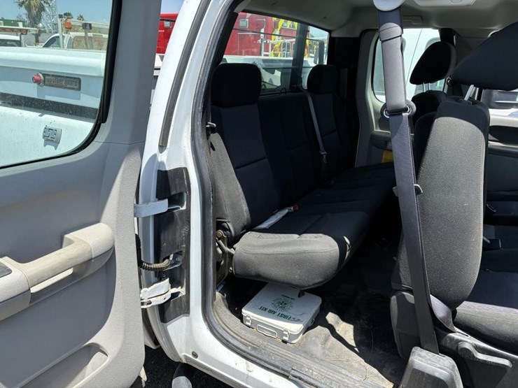 2012-gmc-2500hd-image-10