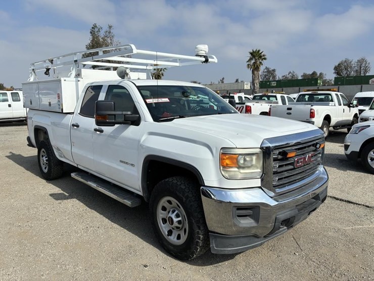 2015-gmc-3500hd-image-2