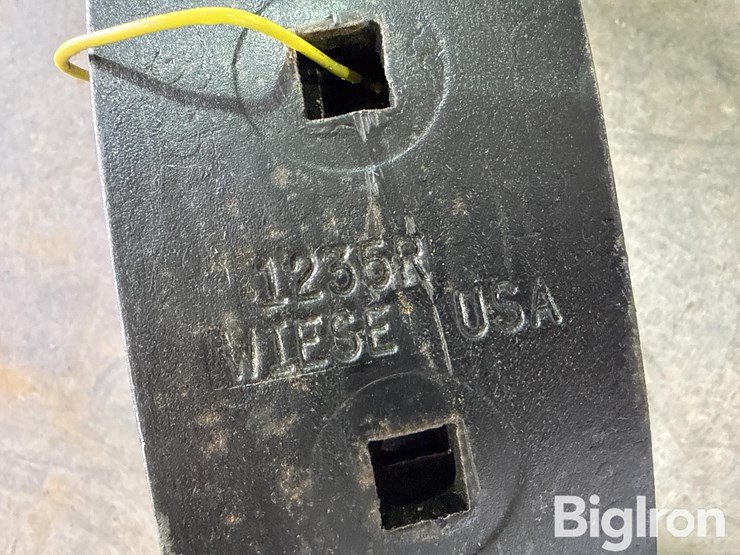 john-deere-2410-image-4