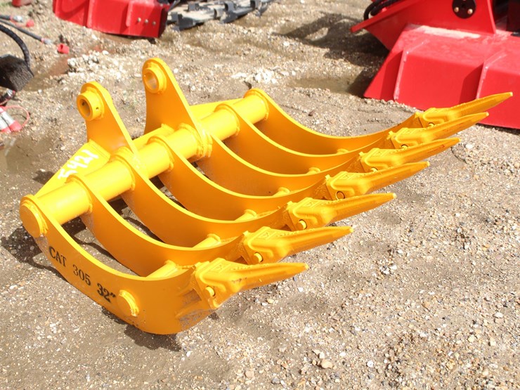 caterpillar-305-image-1