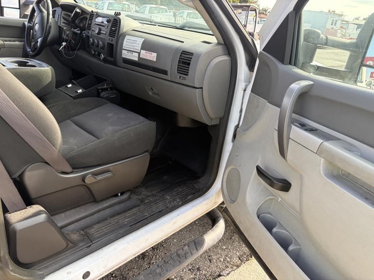 2012-gmc-2500hd-image-10
