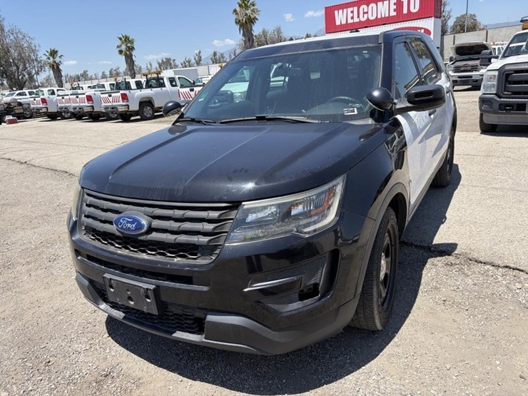 2019-ford-explorer-police-interceptor-image-1