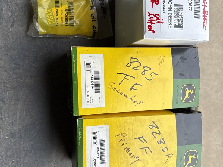 john-deere-8285r-image-2