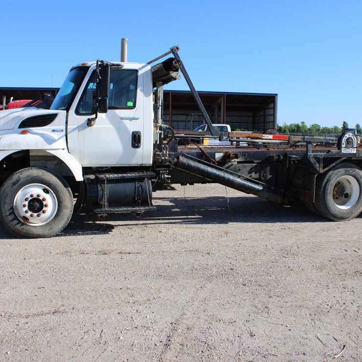 2009 INTERNATIONAL 7400
