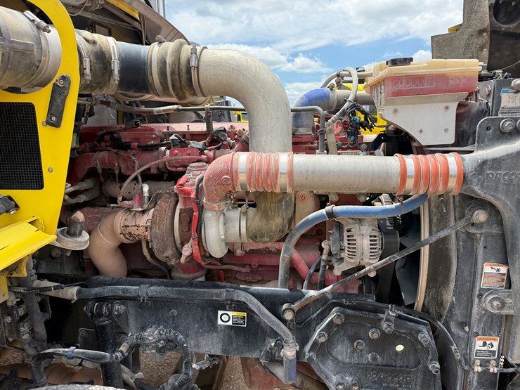 2015-kenworth-t800-image-10