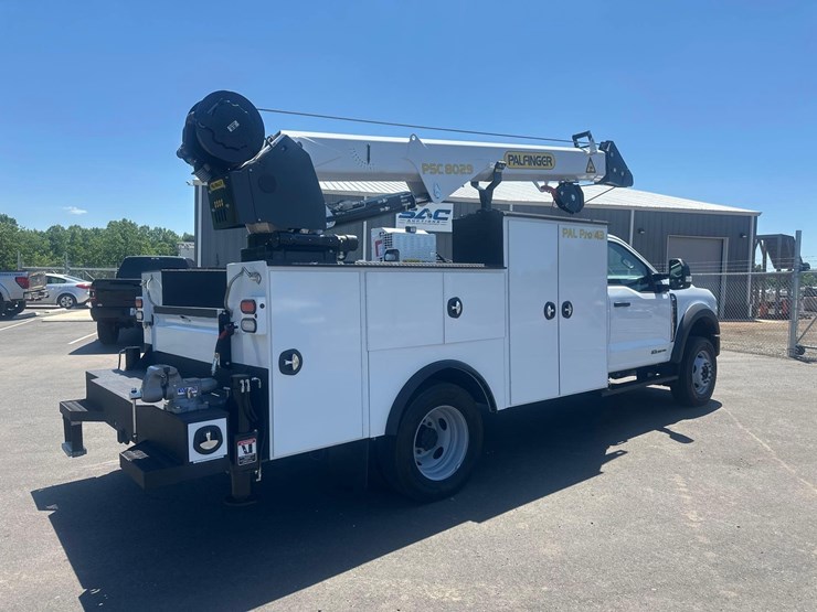 2026-ford-f550-xl-image-13