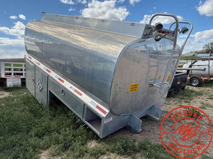 2012-oilmens'-truck-tanks-14'-ss-tank-image-2