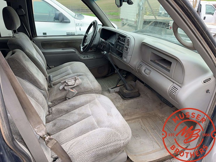 2000-chevrolet-k3500-image-22