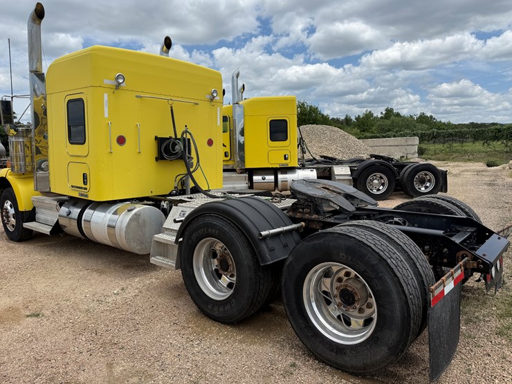 2015-kenworth-t800-image-7