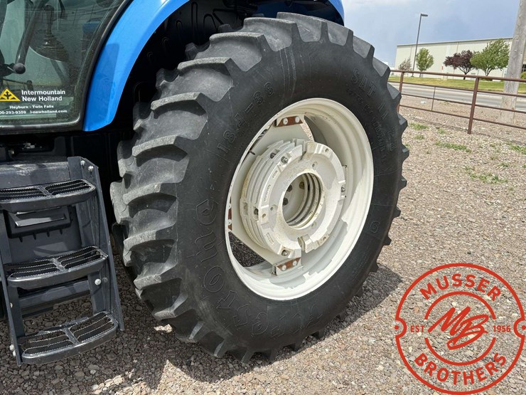 2017-new-holland-ts6.140-image-9