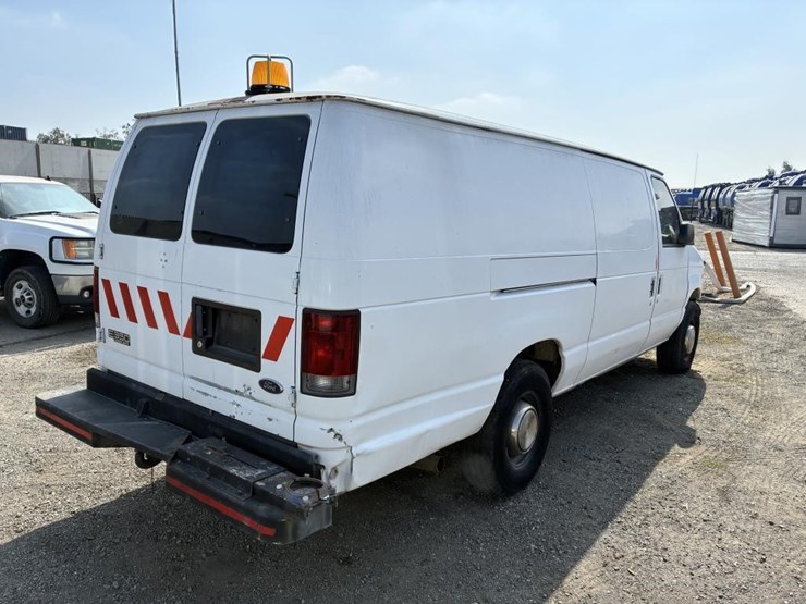 2002-ford-e350-sd-image-3