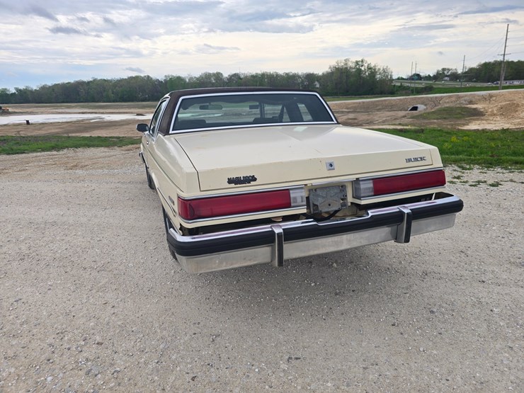 #24004-•-1984-buick-lesabre-passenger-car-image-9