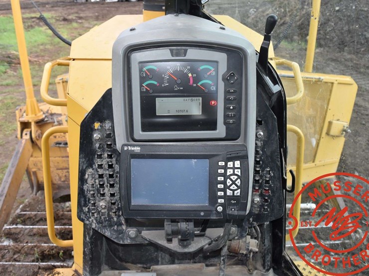 2010-caterpillar-d7e-image-65