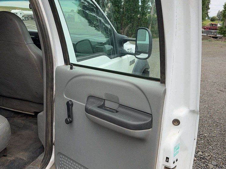 2007-ford-f450-image-40