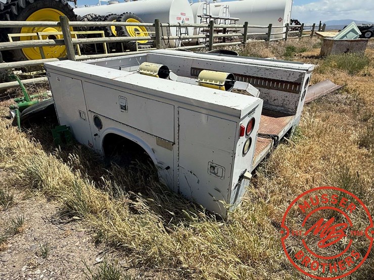 knapheide-8'-utility-bed-w/bumper-image-1