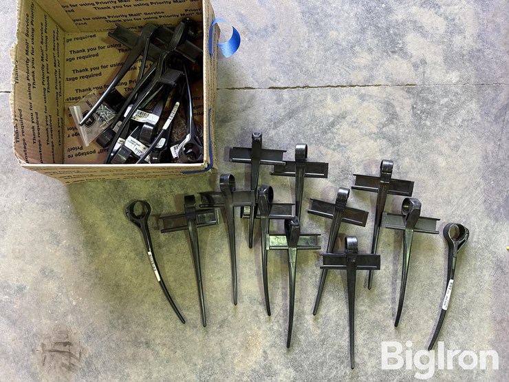 john-deere-assorted-header-parts-image-9