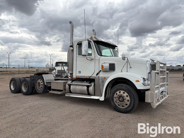 2017-freightliner-coronado-132-image-3