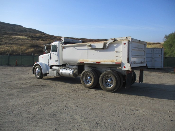 2013-peterbilt-367-image-4