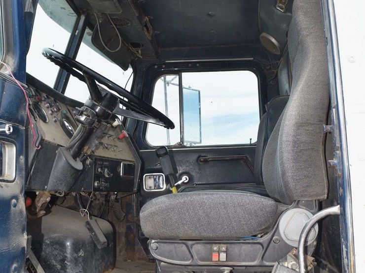1992-western-star-3864s-image-29