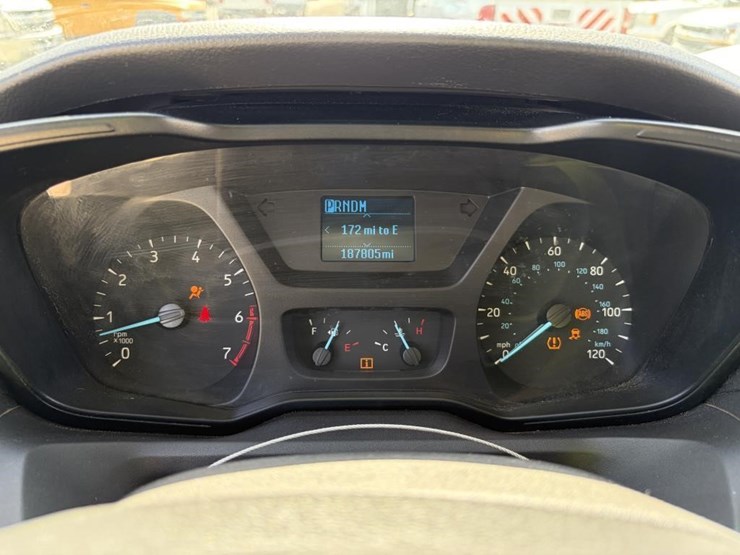 2017-ford-transit-image-27