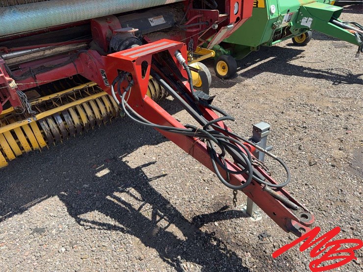 new-holland-br7090-image-22