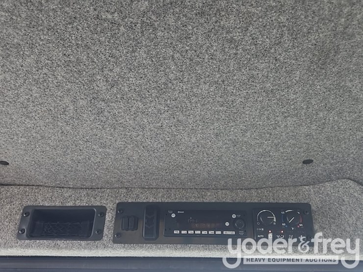 2023-deere-260e-image-56