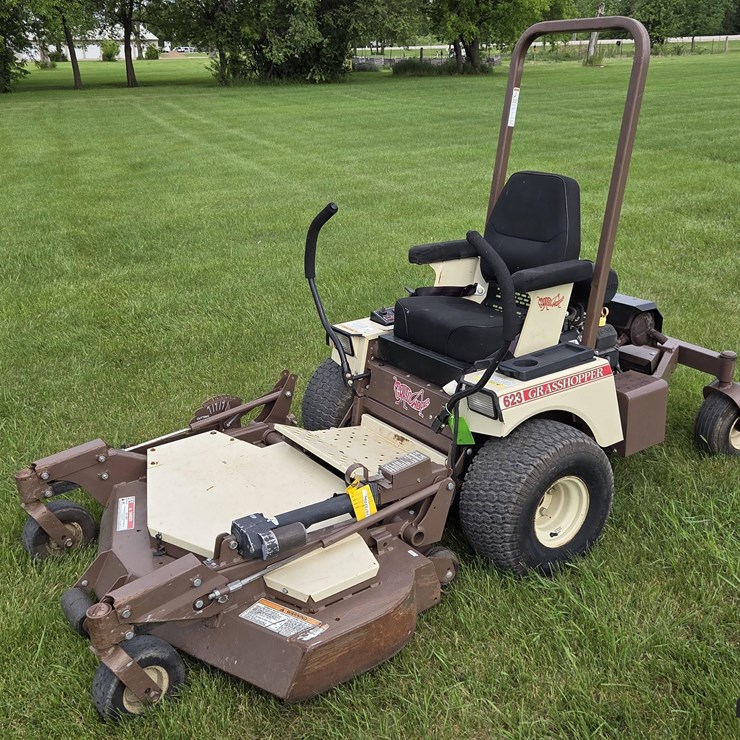 2015 GRASSHOPPER 623T