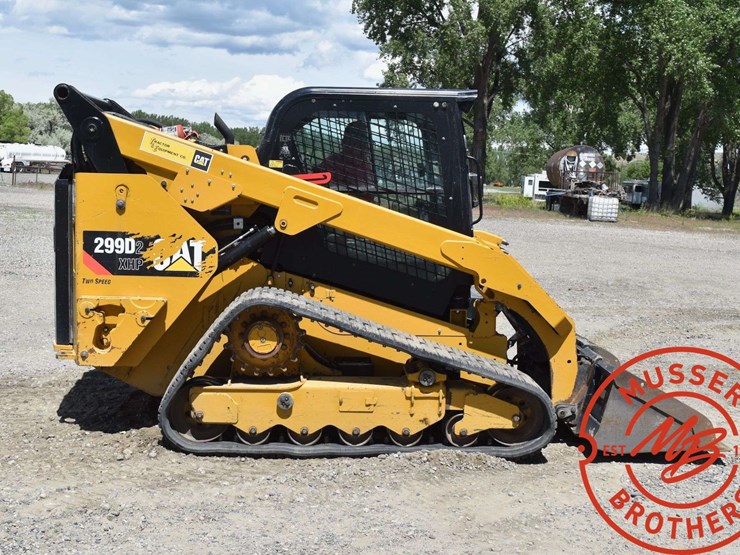 2018-caterpillar-d2-image-13