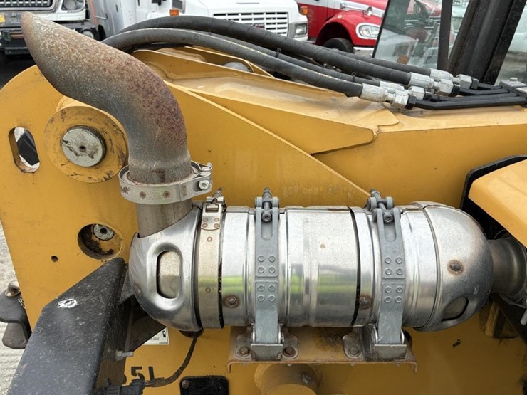 2015-caterpillar-th255c-image-17