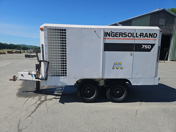 1984-ingersoll-rand-750-t/a-tow-behind-air-compressor-image-7