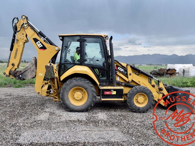 2016-caterpillar-420f2-it-image-10