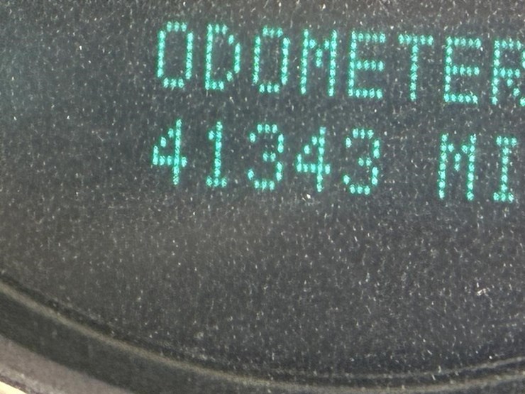 2011-chevrolet-3500-image-15