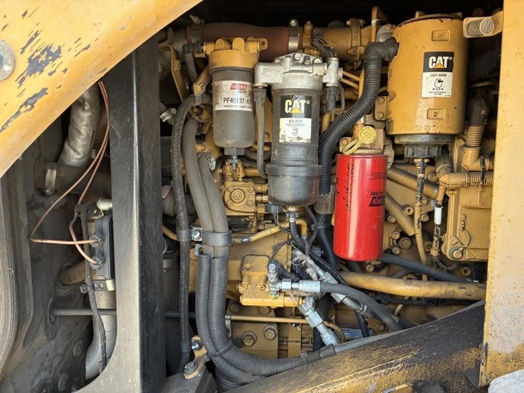 2014-caterpillar-950m-image-28
