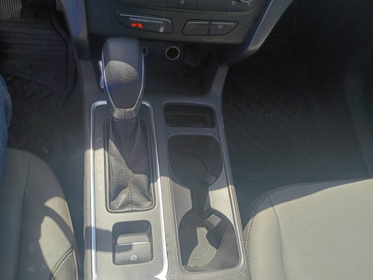 2017-ford-escape-image-40