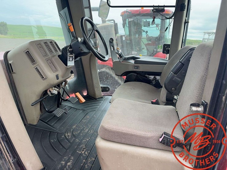 2014-case-ih-550-image-58