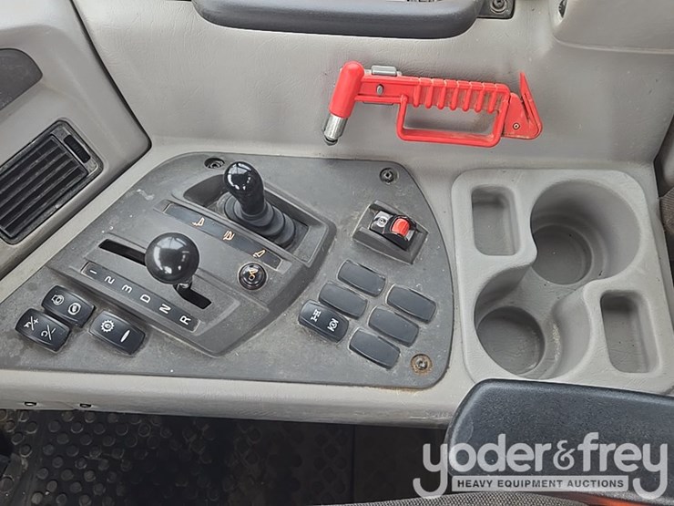 2023-volvo-a25g-image-52