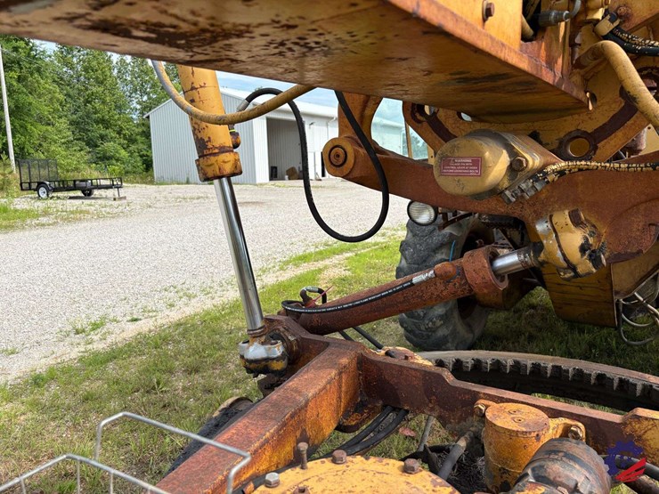 caterpillar-130g-image-40