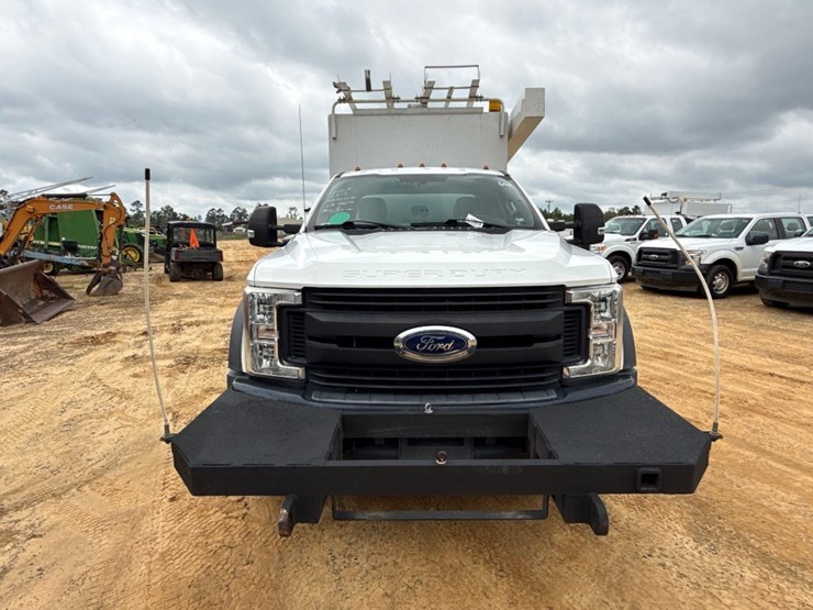 2019-ford-f550-image-12