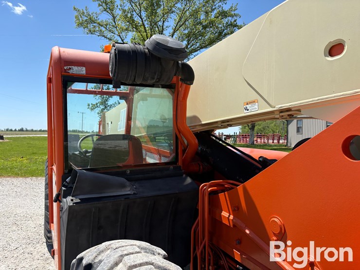 2005-jlg-g9-43a-image-13
