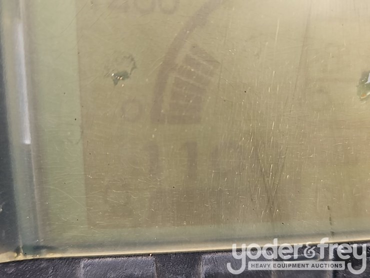 2019-caterpillar-cb24b-image-23
