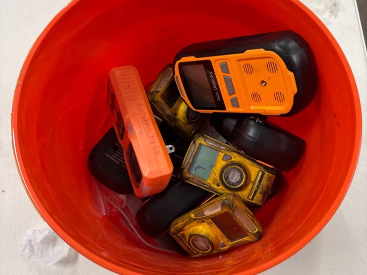 #4020-•-bucket-of-gas-detectors-image-1