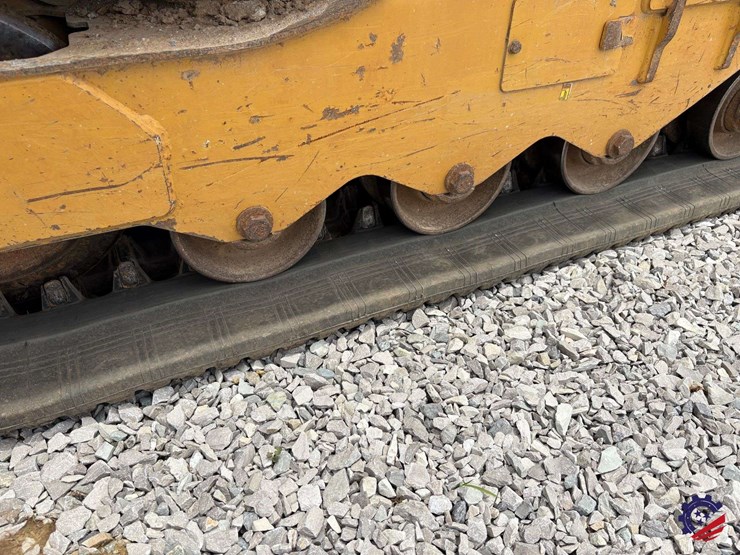 2022-caterpillar-259d3-image-32
