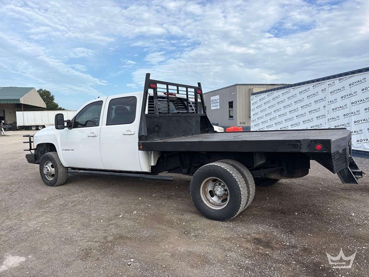 2007-chevrolet-silverado-3500hd-4x4-crew-cab-flatbed-truck-image-4