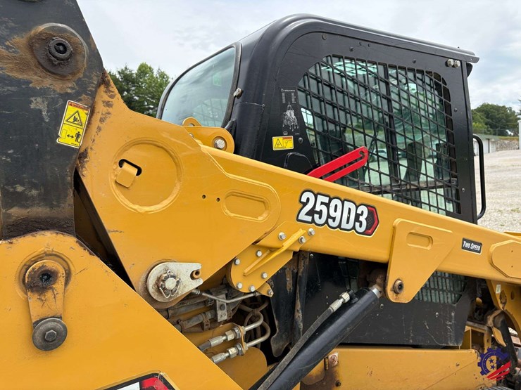 2022-caterpillar-259d3-image-30