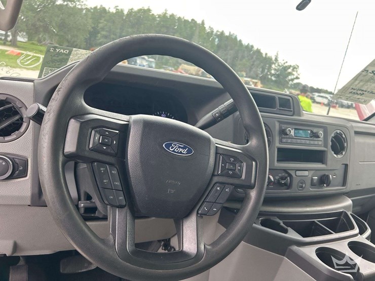 2023-ford-e450-image-13