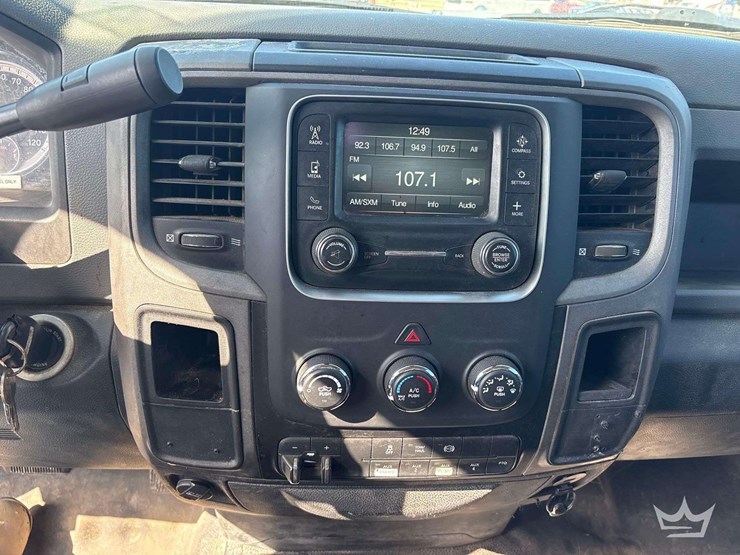 2015-dodge-3500-image-16