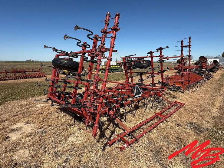 case-ih-365-image-6